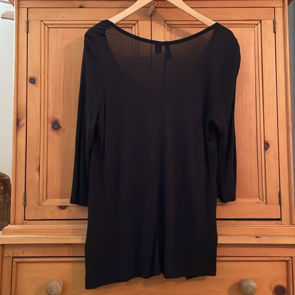 Cynthia Rowley black rayon/silk 3/4 sleeve lightweight deep scoop neck, size L - Picture 6 of 8